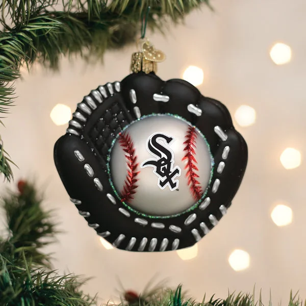 - ​​Pet toys under    yuanWhite Sox Baseball Mitt Ornament